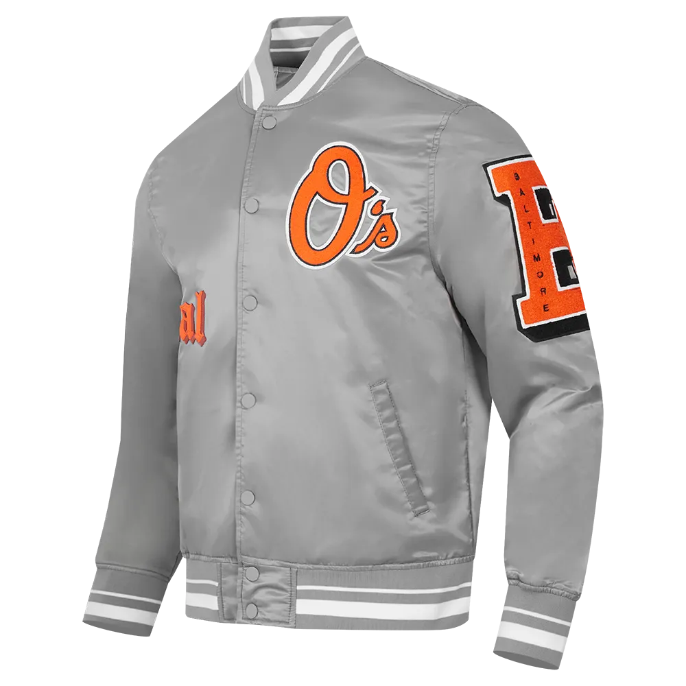 MLB BALTIMORE ORIOLES OLD ENGLISH MEN'S RIB SATIN JACKET (GRAY)