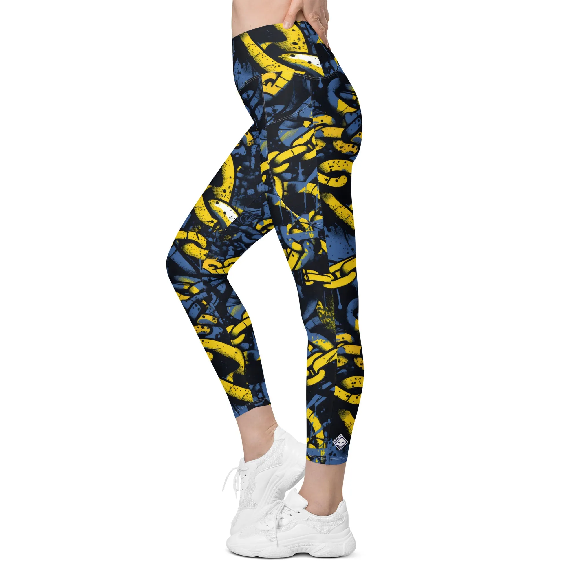 Urban Chic Strides: Women's Mile After Mile Golden Chains 002 Running Leggings