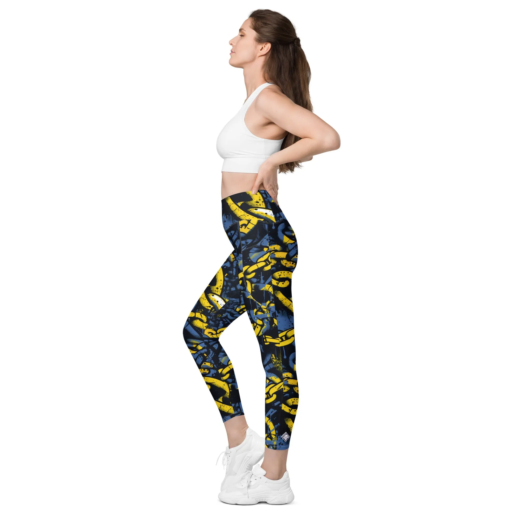 Urban Chic Strides: Women's Mile After Mile Golden Chains 002 Running Leggings